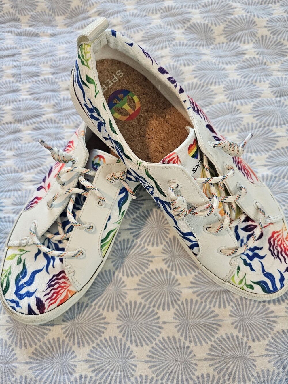 Women's 9 Crest Vibe Pride Sperry Shoes w/ Rainbow Colors